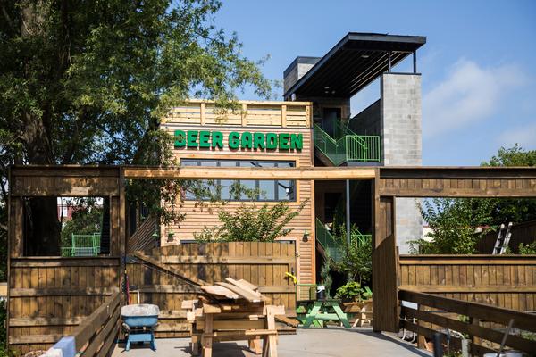 The World S Biggest Beer Garden Offers 402 Unique Taps American