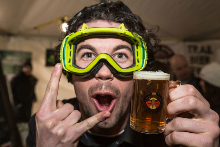, Psychologists Validate The &#8216;Beer Goggles&#8217; Effect