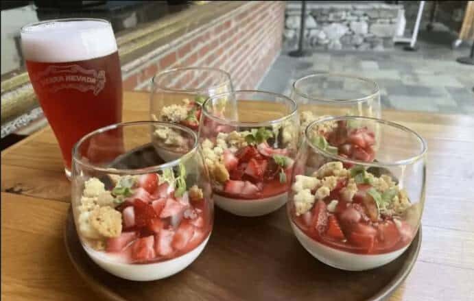 , Cooking With Beer – Sierra Nevada Strawberries &#038; Crème Panna Cotta