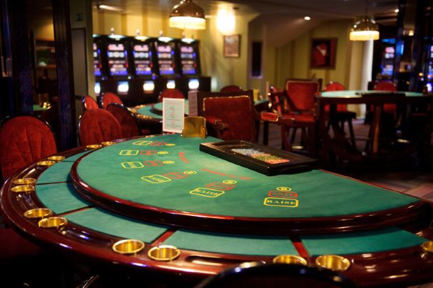  From pints to poker chips, casino and drinking experience 